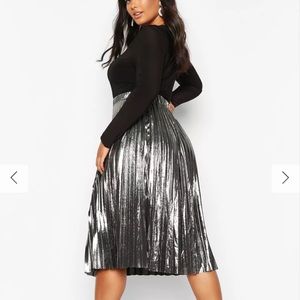 BooHoo Metallic Pleated MIDI Skirt Nwot flared Silver full sweep